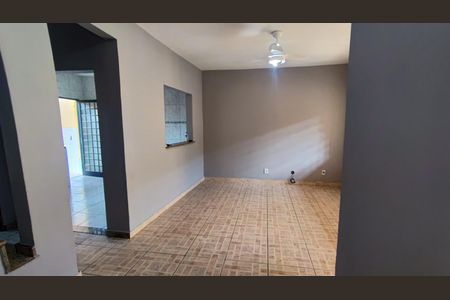 Sala de casa de condomínio à venda com 3 quartos, 120m² em Tanque, Rio de Janeiro