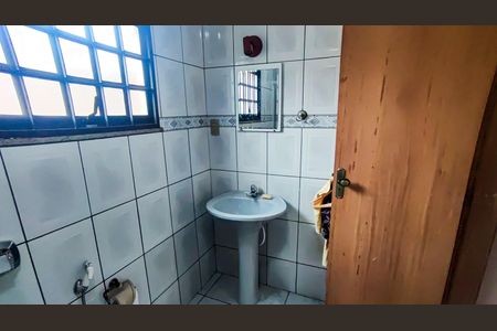 Casa de condomínio à venda com 120m², 3 quartos e 1 vagaBanheiro