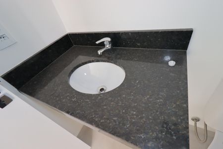 Apartamento à venda com 64m², 2 quartos e 2 vagasBanheiro da Suíte - Pia