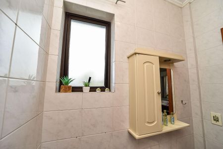 Apartamento à venda com 129m², 2 quartos e 2 vagas Apartamento à venda com 129m², 2 quartos e 2 vagasBanheiro 2