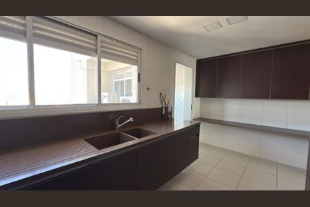 Apartamento à venda com 230m², 4 quartos e 4 vagas Apartamento à venda com 230m², 4 quartos e 4 vagasFoto 32