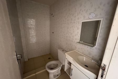 Casa para alugar com 71m², 2 quartos e 2 vagasBanheiro 1