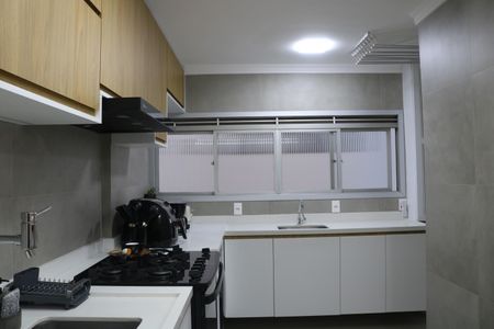 Apartamento à venda com 100m², 2 quartos e 2 vagasCozinha e Área de Serviço
