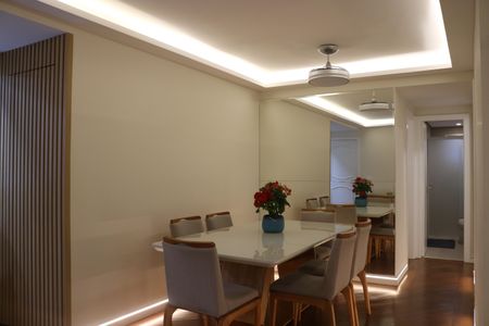 Apartamento à venda com 100m², 2 quartos e 2 vagasSala