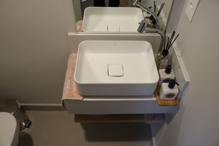 Apartamento à venda com 100m², 2 quartos e 2 vagasLavabo