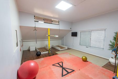 Casa à venda com 350m², 3 quartos e 3 vagas Casa à venda com 350m², 3 quartos e 3 vagasQuarto