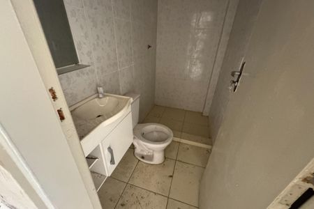 Casa para alugar com 71m², 2 quartos e 2 vagasBanheiro Social