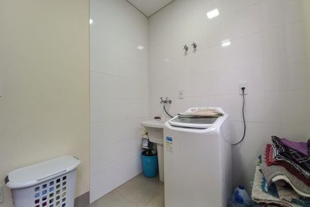 Casa de condomínio para alugar com 323m², 4 quartos e 4 vagasÁrea de Serviço