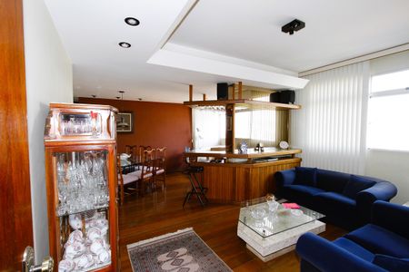 Apartamento à venda com 140m², 4 quartos e 2 vagasSala