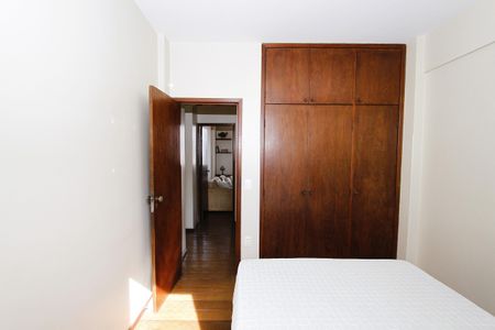 Apartamento à venda com 140m², 4 quartos e 2 vagasQuarto 1