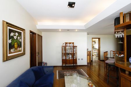 Apartamento à venda com 140m², 4 quartos e 2 vagasSala