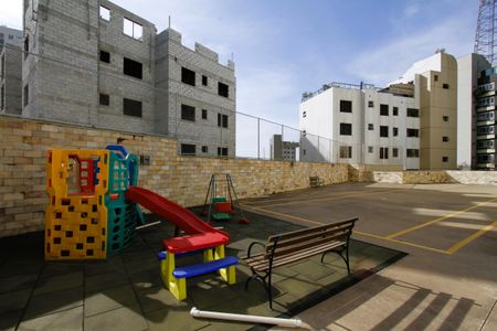 Apartamento à venda com 140m², 4 quartos e 2 vagasÁrea comum - Playground