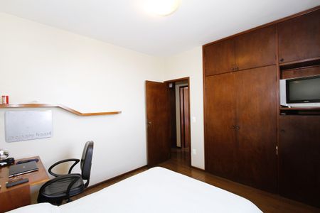 Apartamento à venda com 140m², 4 quartos e 2 vagasQuarto 3