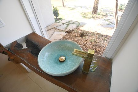 Casa de condomínio à venda com 156m², 2 quartos e 4 vagasLavabo