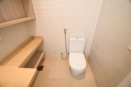 Casa de condomínio à venda com 156m², 2 quartos e 4 vagasBanheiro Suíte 1