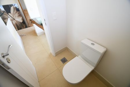 Casa de condomínio à venda com 156m², 2 quartos e 4 vagasLavabo