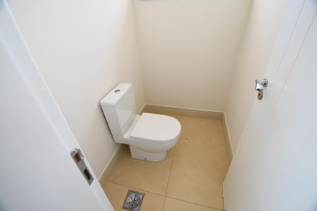 Casa de condomínio à venda com 156m², 2 quartos e 4 vagasLavabo