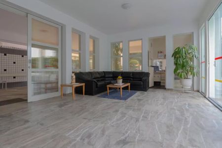 Apartamento à venda com 81m², 2 quartos e 1 vaga Apartamento à venda com 81m², 2 quartos e 1 vagaÁrea comum - Hall Social