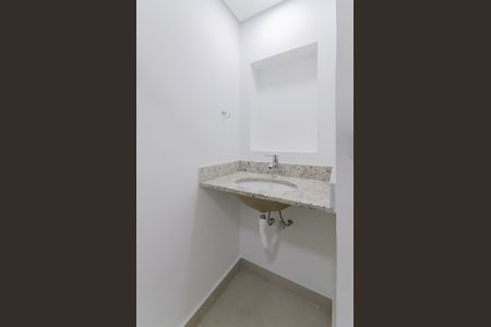 Apartamento à venda com 81m², 2 quartos e 1 vaga Apartamento à venda com 81m², 2 quartos e 1 vagaBanheiro Social