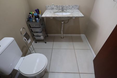 Casa à venda com 350m², 5 quartos e 2 vagasLavabo