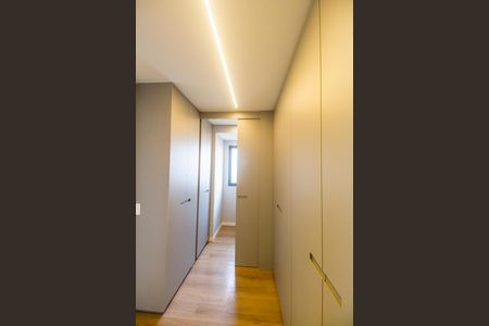Apartamento para alugar com 124m², 2 quartos e 2 vagas Apartamento para alugar com 124m², 2 quartos e 2 vagasCloset da suíte 1