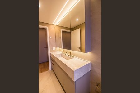 Apartamento para alugar com 124m², 2 quartos e 2 vagas Apartamento para alugar com 124m², 2 quartos e 2 vagasCloset da suíte 1