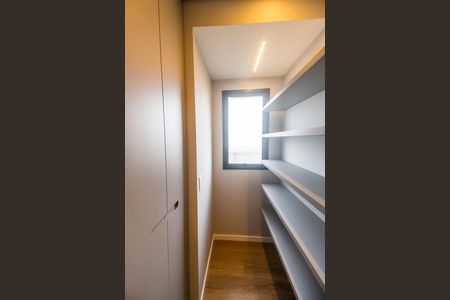 Apartamento para alugar com 124m², 2 quartos e 2 vagas Apartamento para alugar com 124m², 2 quartos e 2 vagasCloset da suíte 1
