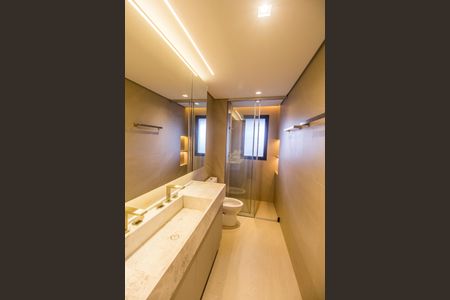 Apartamento para alugar com 124m², 2 quartos e 2 vagas Apartamento para alugar com 124m², 2 quartos e 2 vagasBanheiro da Suíte