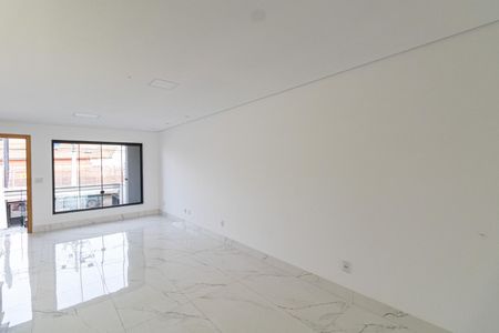Casa à venda com 230m², 3 quartos e 6 vagasSala/Cozinha