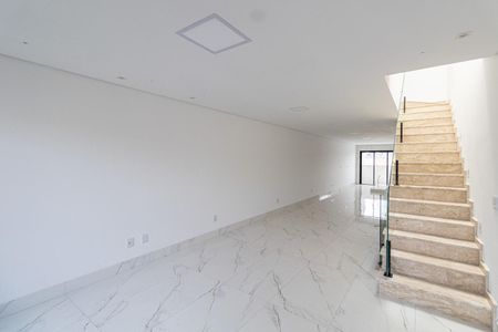 Casa à venda com 230m², 3 quartos e 6 vagasSala/Cozinha