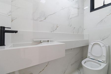 Casa à venda com 230m², 3 quartos e 6 vagasLavabo