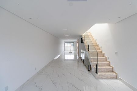 Casa à venda com 230m², 3 quartos e 6 vagasSala/Cozinha