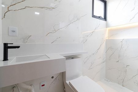 Casa à venda com 230m², 3 quartos e 6 vagasBanheiro Suíte 3