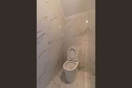 Casa à venda com 230m², 3 quartos e 6 vagasBanheiro de Serviço