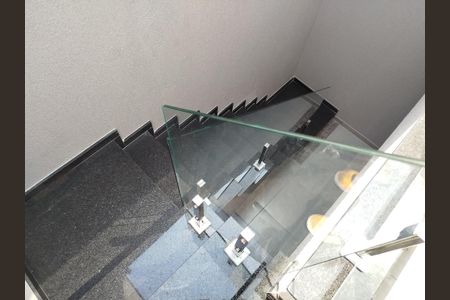 Casa à venda com 245m², 3 quartos e 5 vagasEscada