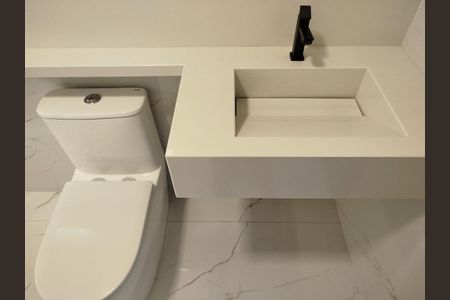 Casa à venda com 245m², 3 quartos e 5 vagasBanheiro da Suíte 3