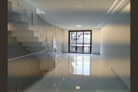 Casa à venda com 245m², 3 quartos e 5 vagasSala
