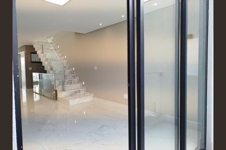 Casa à venda com 245m², 3 quartos e 5 vagasVaranda da sala