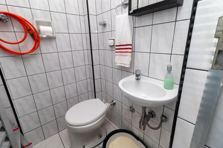 Apartamento à venda com 90m², 2 quartos e 2 vagasBanheiro de Serviço