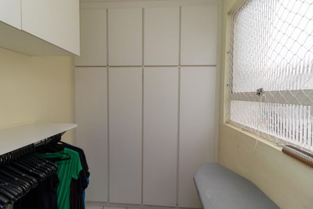Apartamento à venda com 90m², 2 quartos e 2 vagasQuarto de Serviço