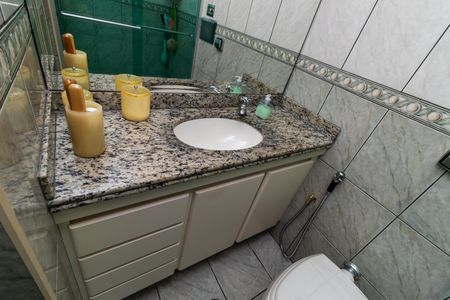 Apartamento à venda com 90m², 2 quartos e 2 vagasBanheiro da Suíte