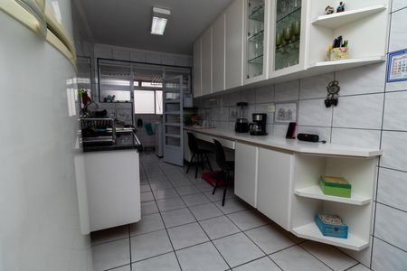 Apartamento à venda com 90m², 2 quartos e 2 vagasCozinha
