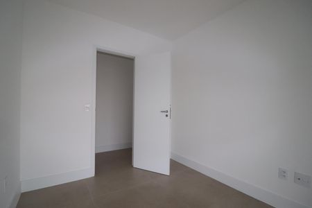 Apartamento à venda com 185m², 3 quartos e 3 vagasQuarto 