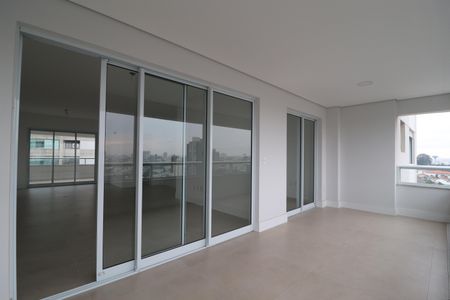 Apartamento à venda com 185m², 3 quartos e 3 vagasVaranda Sala