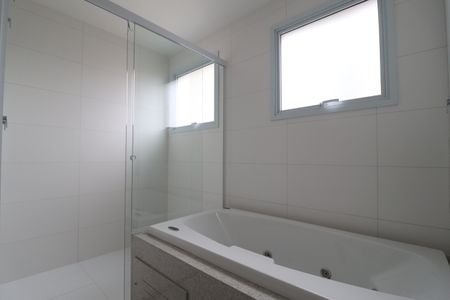 Apartamento à venda com 185m², 4 quartos e 3 vagasBanheiro da Suíte 1