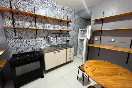 Cozinha de apartamento à venda com 1 quarto, 50m² em Jardim Guanabara, Rio de Janeiro