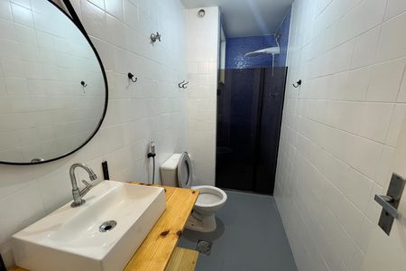 Banheiro de apartamento à venda com 1 quarto, 50m² em Jardim Guanabara, Rio de Janeiro
