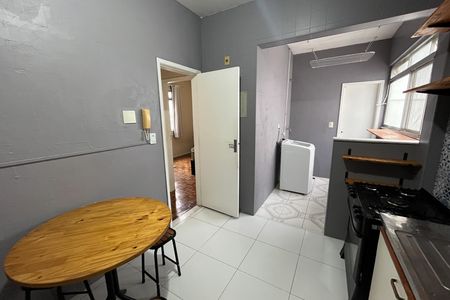 Cozinha de apartamento à venda com 1 quarto, 50m² em Jardim Guanabara, Rio de Janeiro