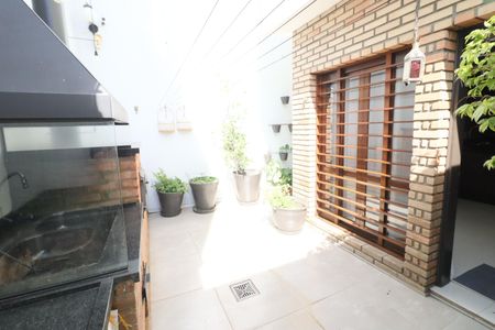 Casa à venda com 160m², 4 quartos e 2 vagasChurrasqueira