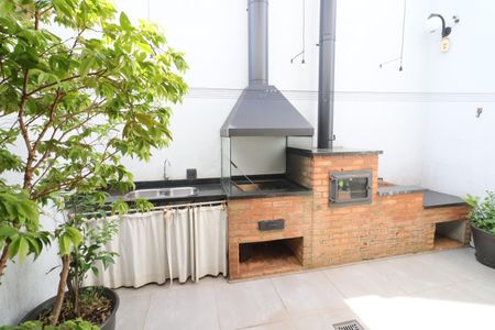 Casa à venda com 160m², 4 quartos e 2 vagasChurrasqueira